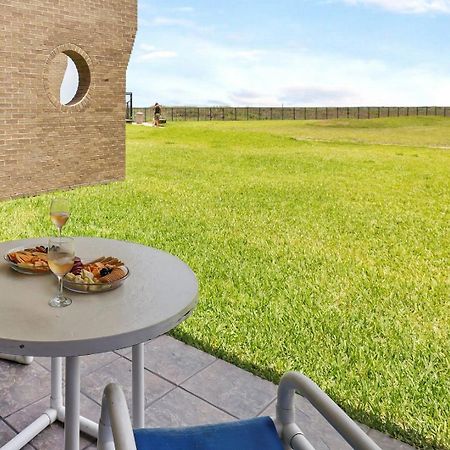 Ground Floor Beachfront Beauty! Steps To The Beach And Pool South Padre Island Zimmer foto