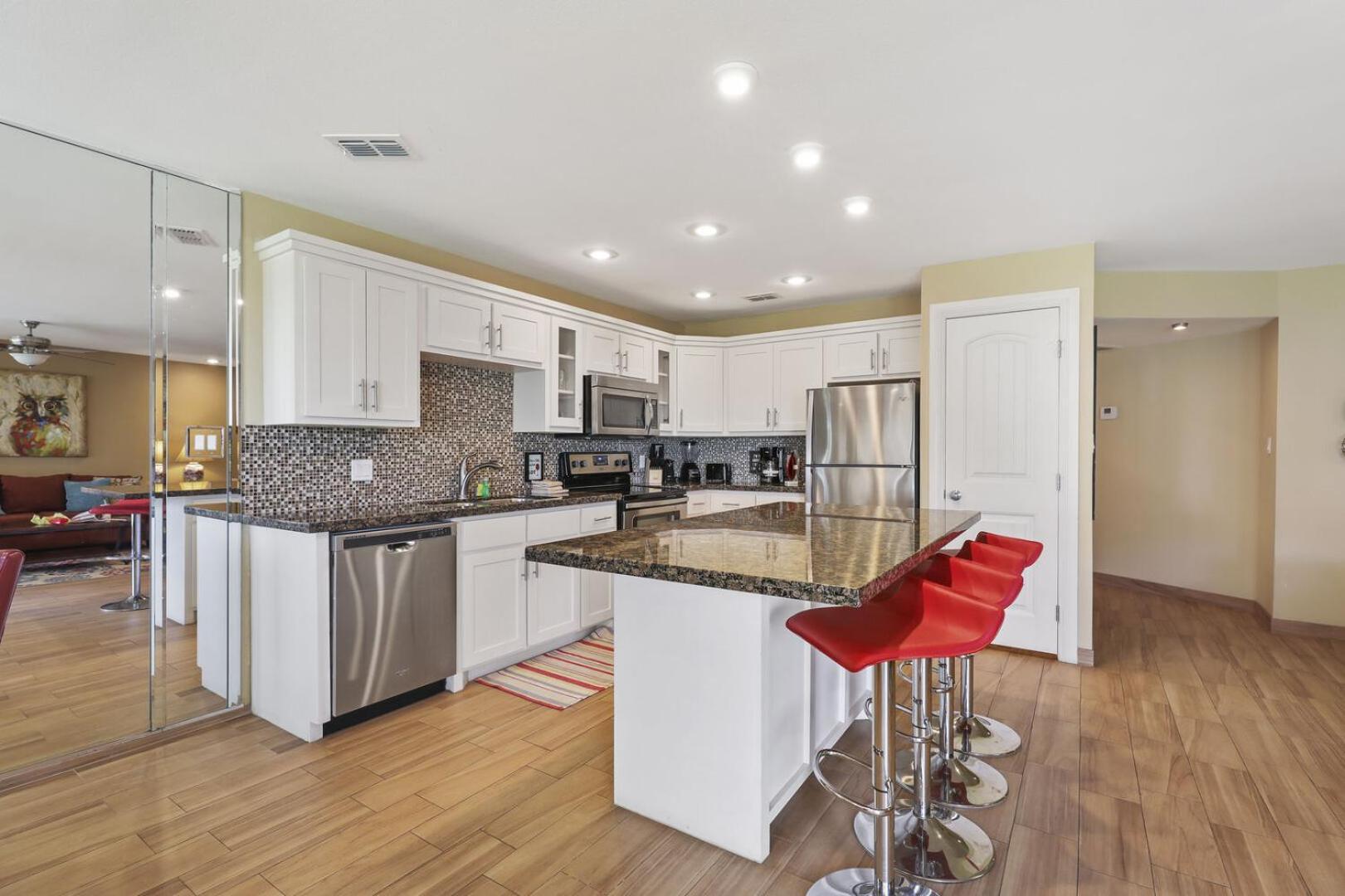 Ground Floor Beachfront Beauty! Steps To The Beach And Pool South Padre Island Zimmer foto