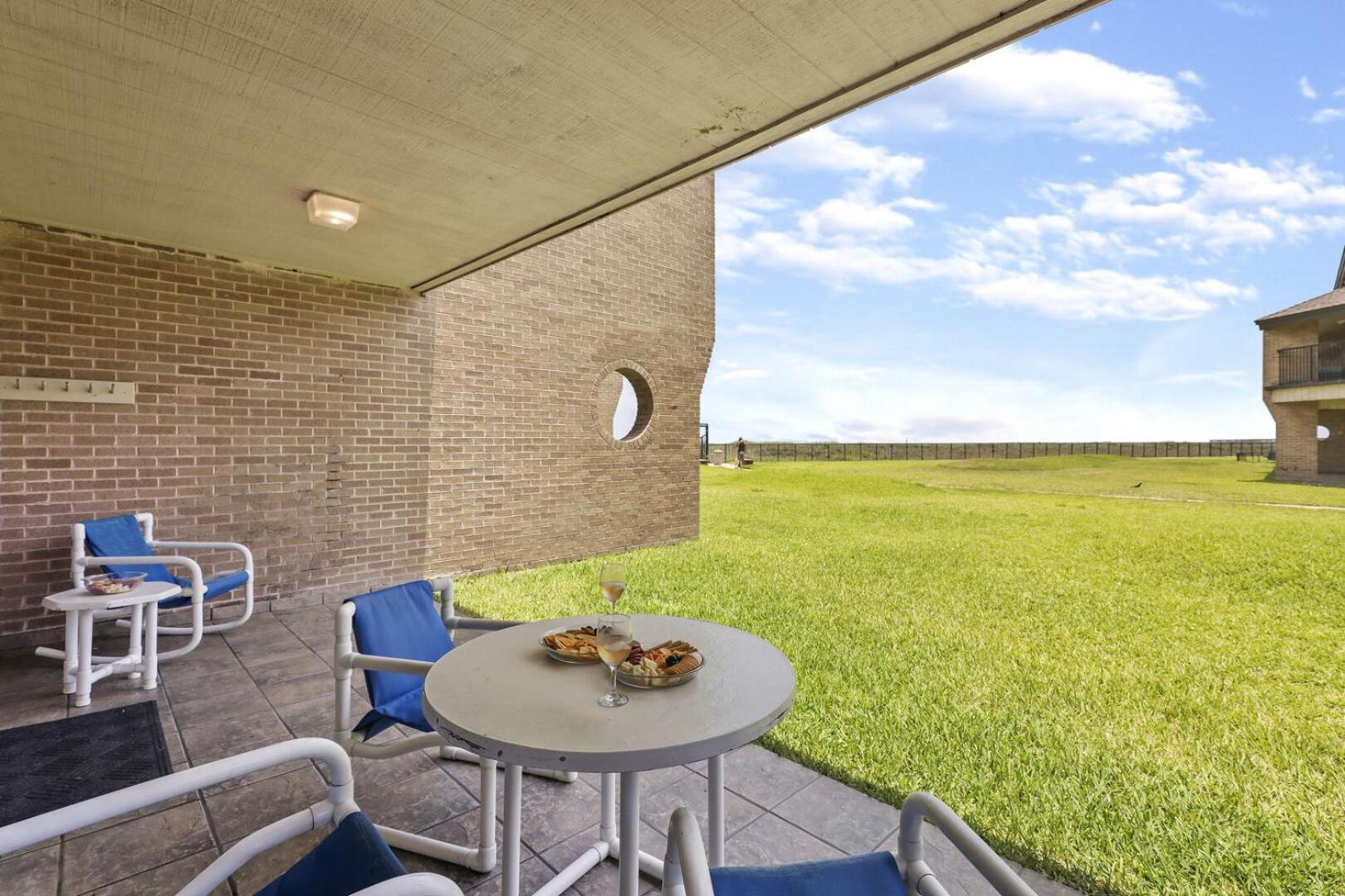Ground Floor Beachfront Beauty! Steps To The Beach And Pool South Padre Island Zimmer foto