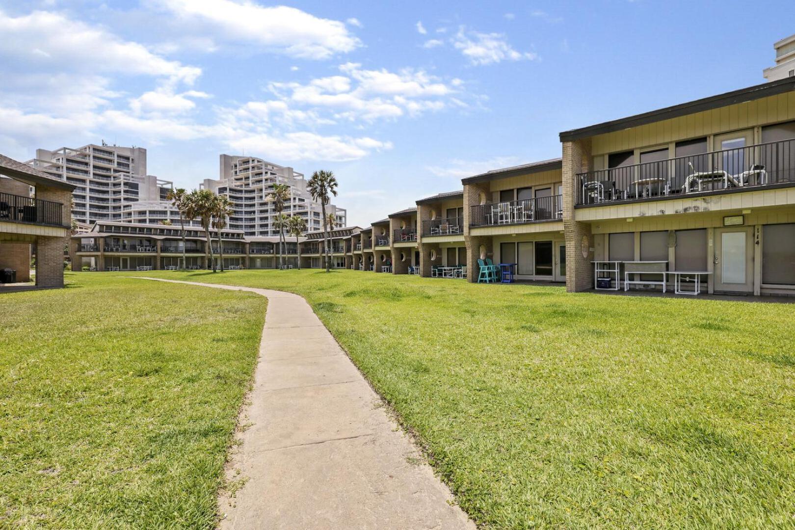 Ground Floor Beachfront Beauty! Steps To The Beach And Pool South Padre Island Zimmer foto